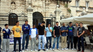 Narodni trg: Predstavljene košarakašice i košarkaši Zadra. foto: Mladen Malik