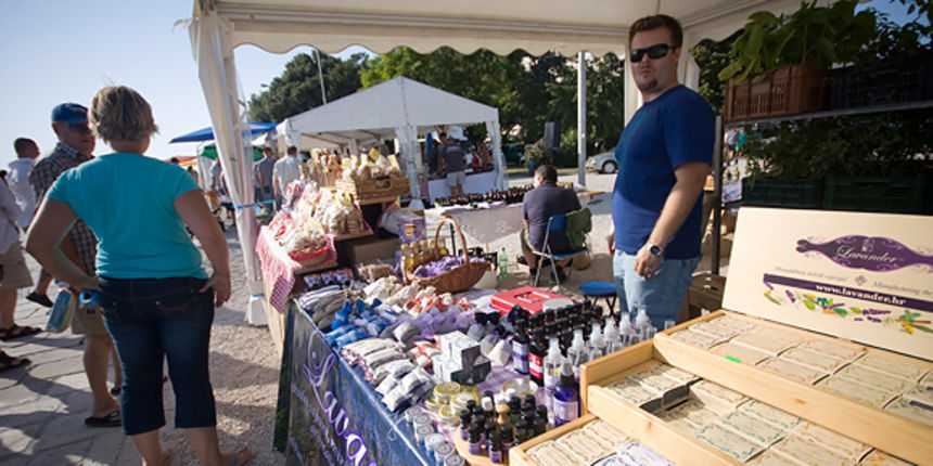 ‘Proizvodi hrvatskog sela – ZADAR 2011.’ (foto:Saša Čuka)