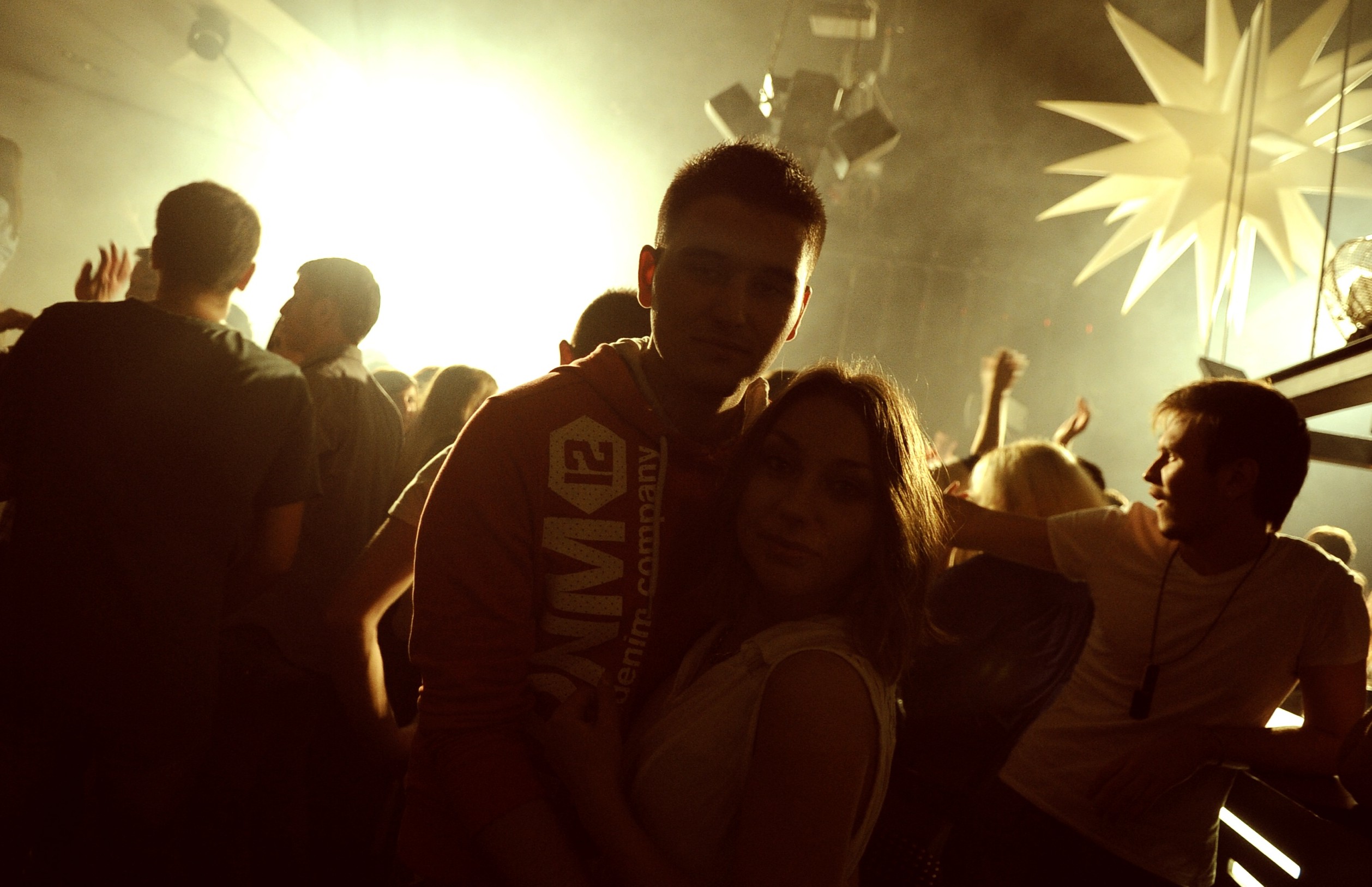 Spektar party u Aquarius klubu