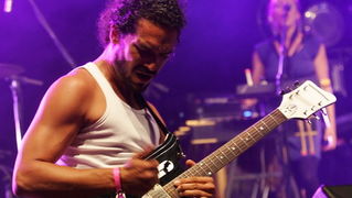 Zagreb, 210611.
RSC Jarun.
Otok hrvatske mladezi.
T-mobile INmusic festival.
Prvi dan tradicionalno najveceg glazbenog spektakla u Hrvatskoj koji se odrzava 21. i 22.06.
Na slici: grupa The Do.
Foto: Tomislav Kristo / CROPIX Zagreb, 210611.
RSC Jarun.
Otok hrvatske mladezi.
T-mobile INmusic festival.
Prvi dan tradicionalno najveceg glazbenog spektakla u Hrvatskoj koji se odrzava 21. i 22.06.
Na slici: grupa The Do.
Foto: Tomislav Kristo / CROPIX