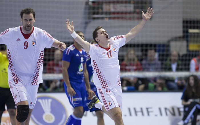 Zaragoza, Spanjolska, 230113.
Gradska dvorana Principe Felipe.
Svjetsko prvenstvo u rukometu za muskarce Spanjolska 2013.
Utakmica cetvrtfinala izmedju reprezentacija Hrvatske i Francuske.
Na fotografiji: slavlje hrvatskih igraca nakon pobjede – Lovro Spr Zaragoza, Spanjolska, 230113.
Gradska dvorana Principe Felipe.
Svjetsko prvenstvo u rukometu za muskarce Spanjolska 2013.
Utakmica cetvrtfinala izmedju reprezentacija Hrvatske i Francuske.
Na fotografiji: slavlje hrvatskih igraca nakon pobjede – Lovro Spr