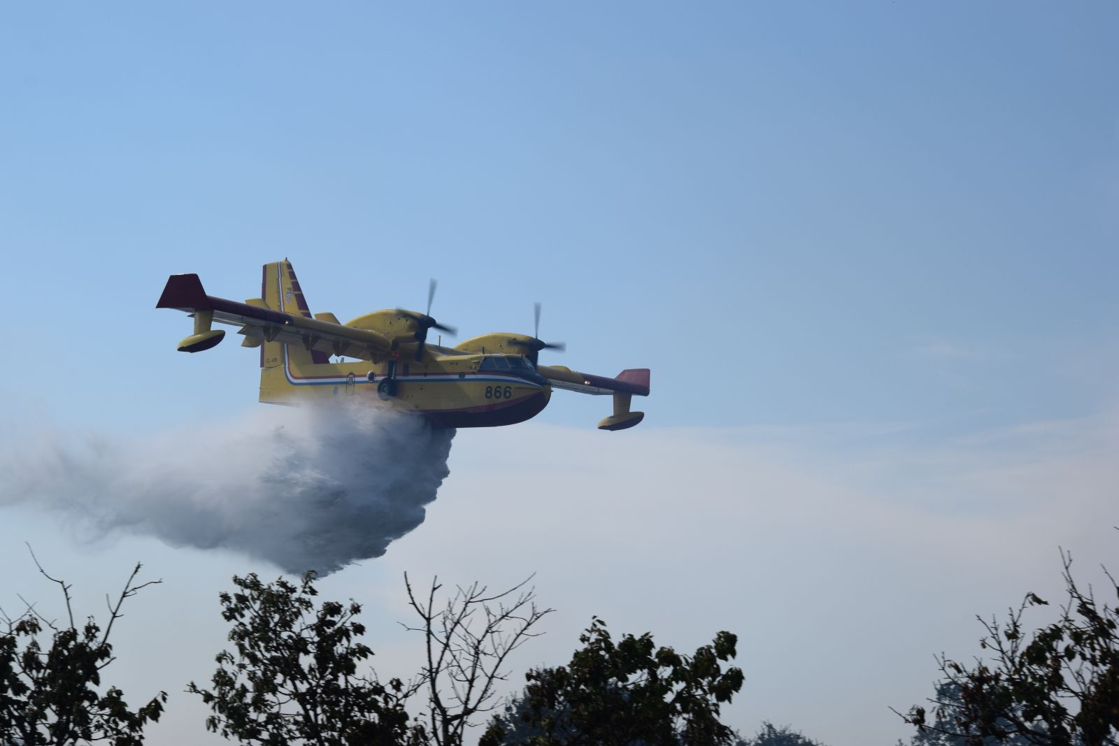 Zračne i kopnene snage gase požar kod Kožina Zračne i kopnene snage gase požar kod Kožina