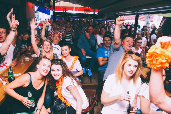 Euro 2016: Utakmica između Hrvatske i Češke gledala se u brojnim zadarskim lokalima i kafićima.