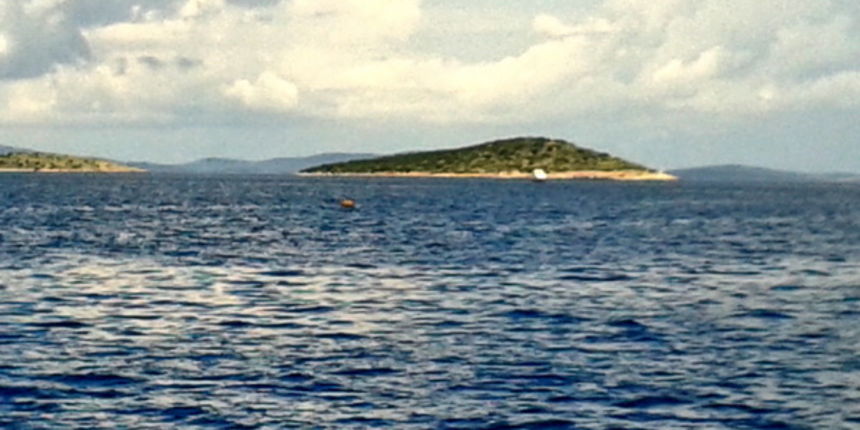 Dugi otok: Kontroliranom eksplozijom uništena podmorska mina Dugi otok: Kontroliranom eksplozijom uništena podmorska mina