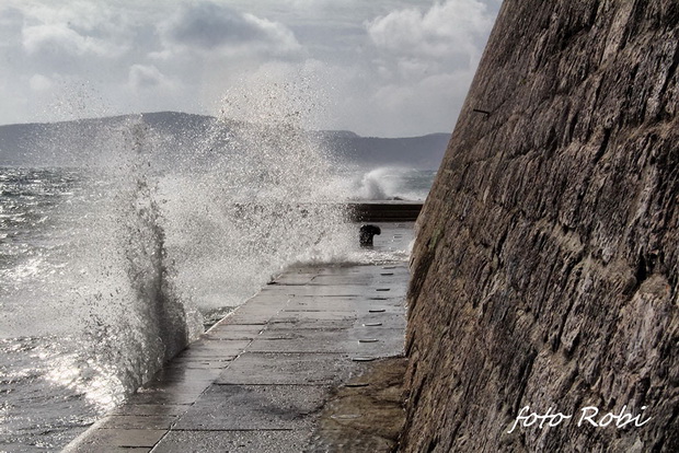 Olujno jugo na zadarskoj rivi 5. studenog 2014. Foto: Roberto Lerga Olujno jugo na zadarskoj rivi 5. studenog 2014. Foto: Roberto Lerga