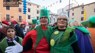Zadarski karneval 2018: Povorka maškaranih skupina od Gradskih vrata preko Foruma do Narodnog trga Zadarski karneval 2018: Povorka maškaranih skupina od Gradskih vrata preko Foruma do Narodnog trga