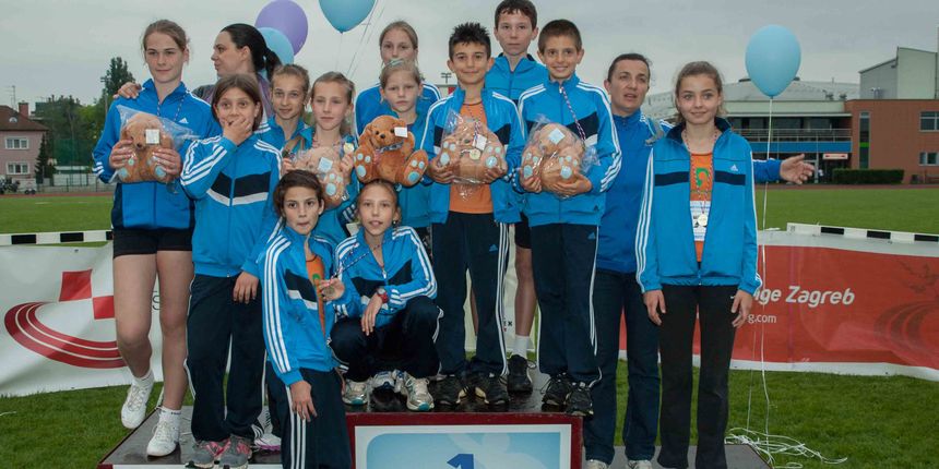 Varaždinski osnovnoškolci otvorili natjecanje Erste Plava liga Varaždinski osnovnoškolci otvorili natjecanje Erste Plava liga