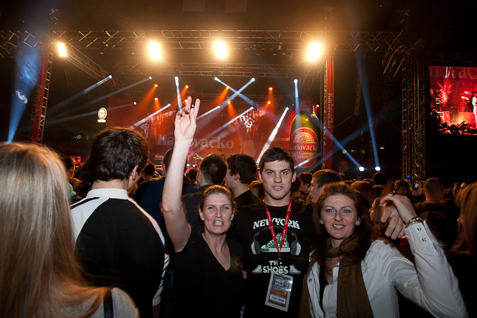 Karlovacko live: Halid Beslic i Crvena jabuka u dvorani Kresimir Cosic u Zadru, Foto: Leo Banic Karlovacko live: Halid Beslic i Crvena jabuka u dvorani Kresimir Cosic u Zadru, Foto: Leo Banic