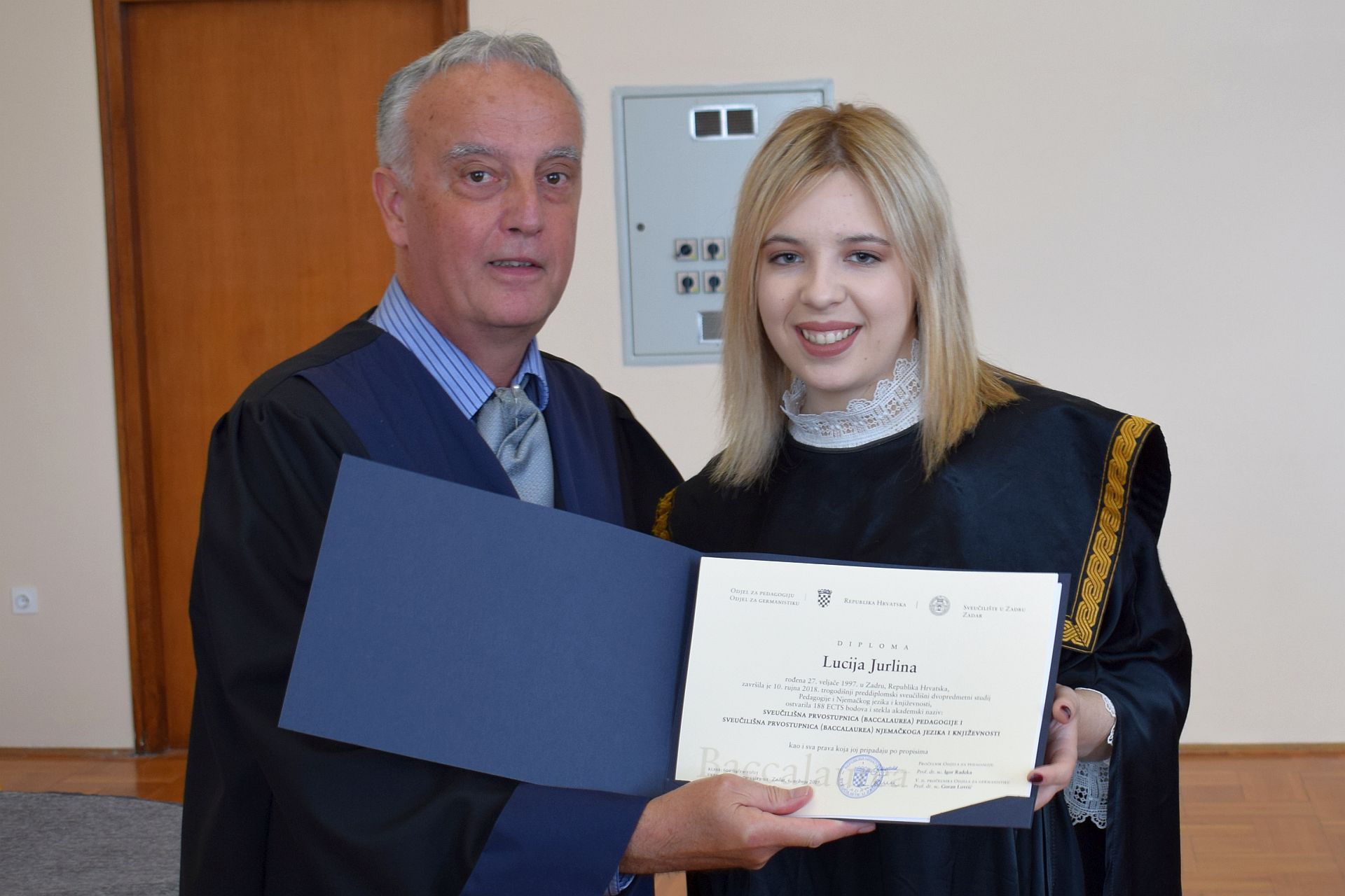 Promocija 11. generacije prvostupnika Odjela za germanistiku j Promocija 11. generacije prvostupnika Odjela za germanistiku j