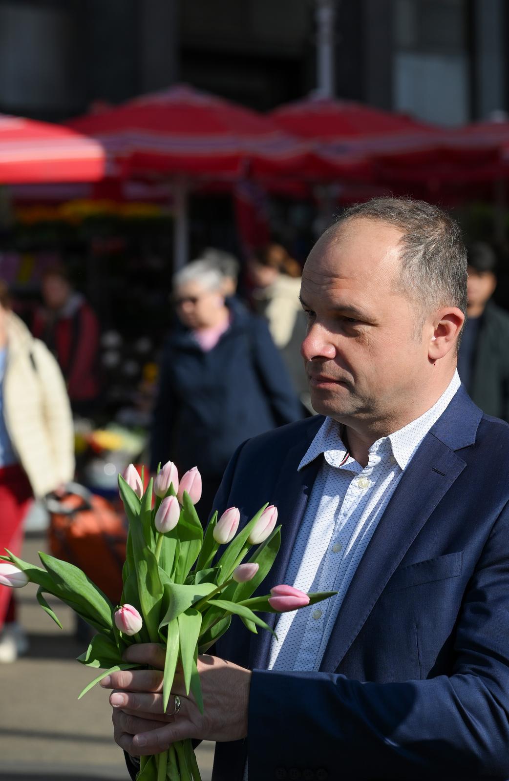 12. humanitarna akcija “Omiljeni cvijet Ane Rukavine” 12. humanitarna akcija “Omiljeni cvijet Ane Rukavine”