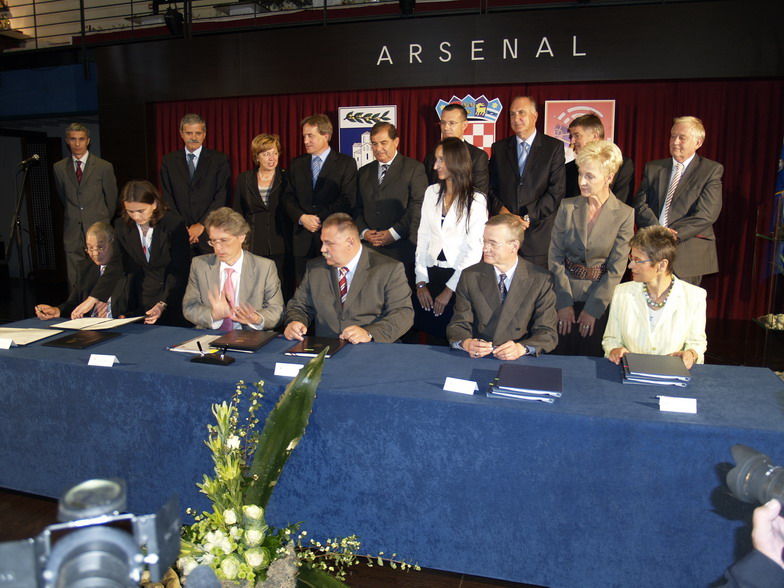 Potpis ugovora za Luku Zadar 7.rujna 2007, Arsenal Zadar Potpis ugovora za Luku Zadar 7.rujna 2007, Arsenal Zadar