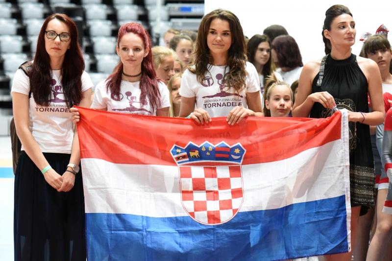 Zadar – U dvorani Krese Cosica na Visnjiku otvoreno je Europsko prvenstvo navijacica “European cheerleading championships 2015”. Danas i sutra svoje ce plesno akrobatske vjestine pokazati vise od 1500 natjecateljica. Photo: Dino Stanin/PIXSELL Zadar – U dvorani Krese Cosica na Visnjiku otvoreno je Europsko prvenstvo navijacica “European cheerleading championships 2015”. Danas i sutra svoje ce plesno akrobatske vjestine pokazati vise od 1500 natjecateljica. Photo: Dino Stanin/PIXSELL