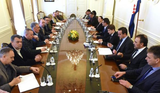 U Vladi Republike Hrvatske odrzan je sastanak pregovarackih odbora sindikata drzavnih sluzbi i predstavnika Vlade Republike Hrvatske. Dubravko Jagic, Dubravka Jurlina Alibegovic, Bozo Petrov, Josip Buljevic, Vlaho Orepic. Photo: Davor Visnjic/PIXSELL