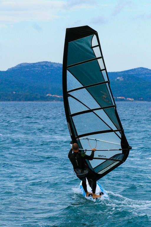 Wind i Kite surfing na Kolovarama 3. studenog 2013.  foto: Tome Grbeša