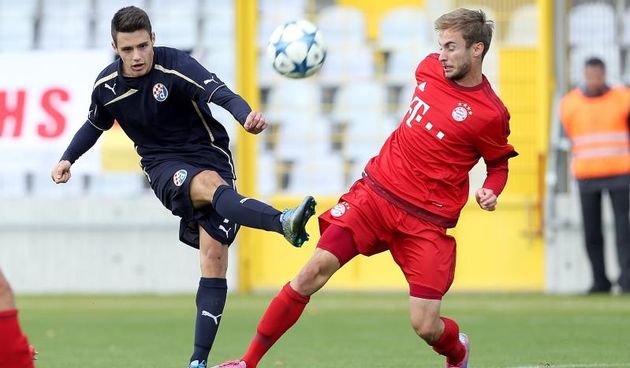 Muenchen, Njemacka – Utakmica 2. kola skupine F Lige prvaka za juniore, FC Bayern – GNK Dinamo. Josip Brekalo, Nicola della Schiava. Photo: Goran Stanzl/PIXSELL