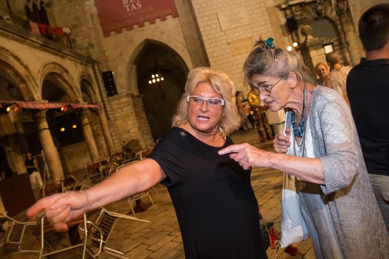 Kostimirana proba predstave Kafetarija prema djelu La bottega del caffe, jednoj od najuspješnijih komedija talijanskog komediografa Carla Goldonija