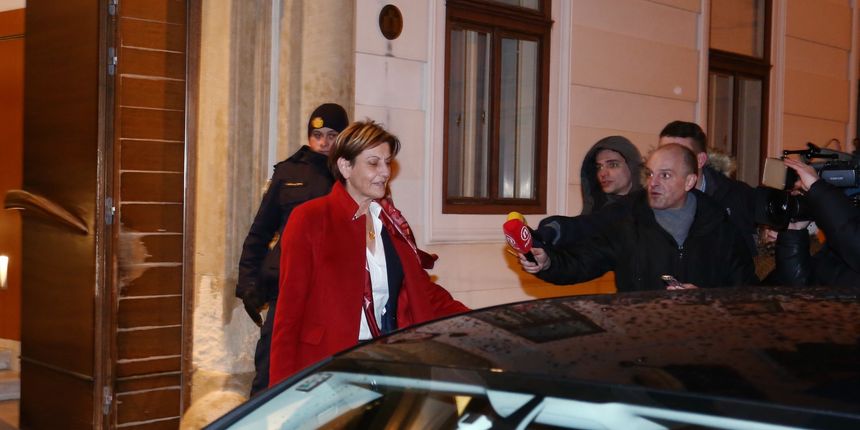Martina Dalić izlazi iz zgrade Vlade nakon sastanka s vjerovnicima Agrokora