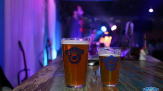 Friday Night Live: Jet Set Band @ Famous Beach Bar & Grill. Foto: Ivan Brčić Friday Night Live: Jet Set Band @ Famous Beach Bar & Grill. Foto: Ivan Brčić