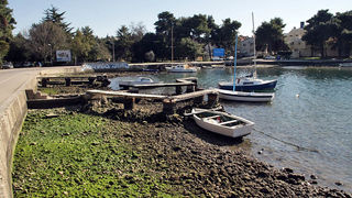 Oseka u Zadru more se povuklo nekih 50-ak cm