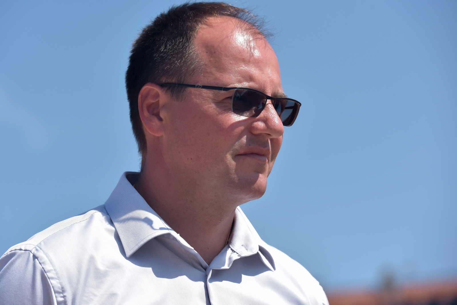 Pri kraju radovi na montažnim tribinama teniskog terena u SC Višnjik