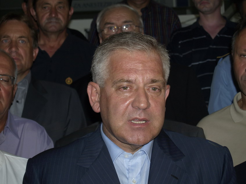 Sanader u posjeti ozljedjenim vatrogascima