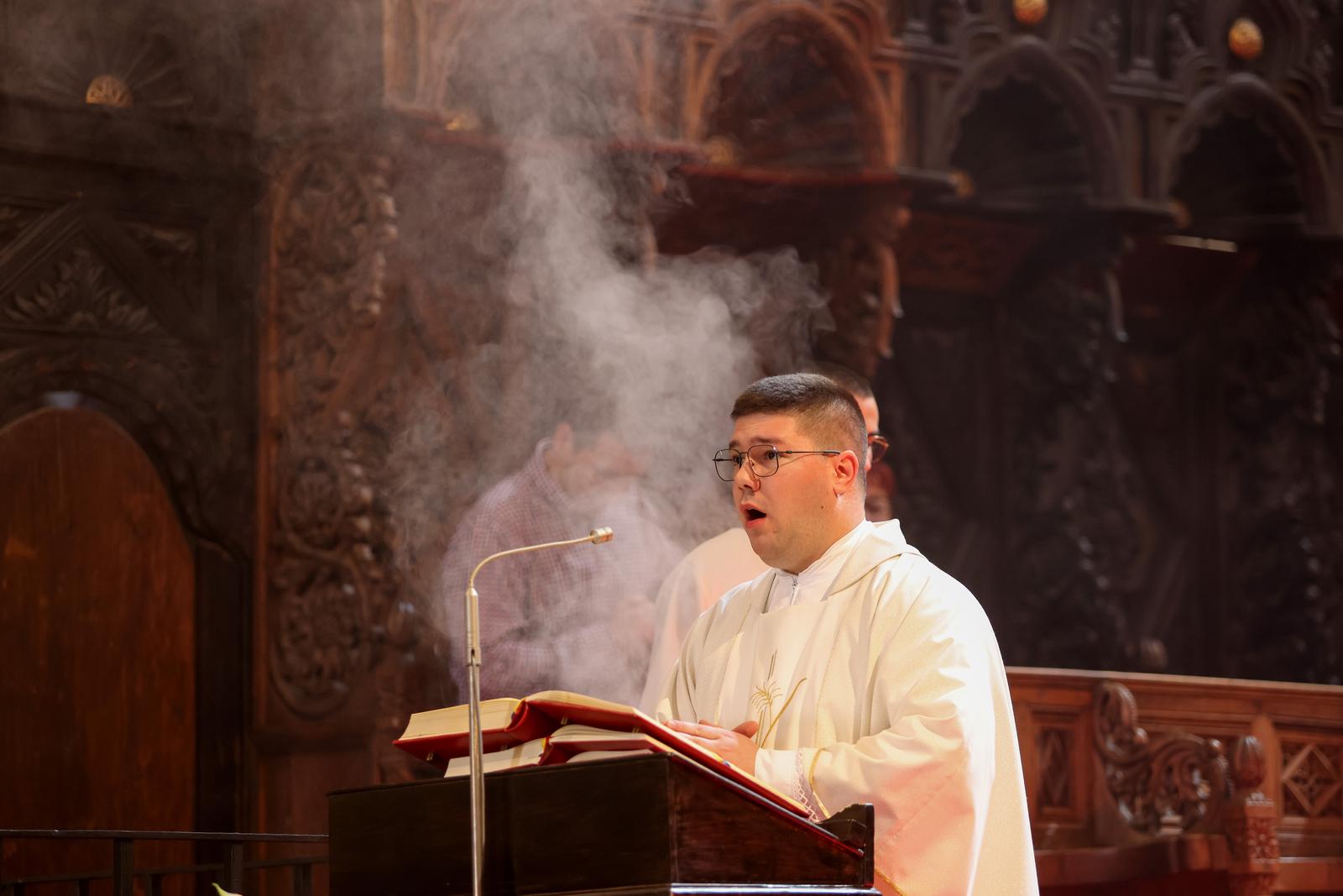 Uskršnja misa, katedrala Svete Stošije Uskršnja misa, katedrala Svete Stošije