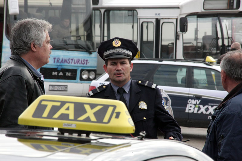 Tužna kolona zadarskih taksista