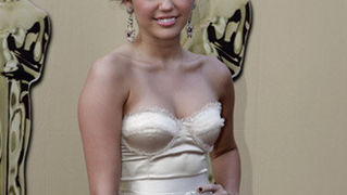 82. Red Carpet Oscara (oscar.go.com)