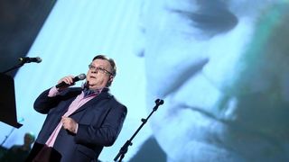 U koncertnoj dvorani Vatroslav Lisinski održan koncert “Hiljade pahulja bijelih” posvećen Kemalu Montenu. Foto. Goran Stanzl/PIXSELL U koncertnoj dvorani Vatroslav Lisinski održan koncert “Hiljade pahulja bijelih” posvećen Kemalu Montenu. Foto. Goran Stanzl/PIXSELL