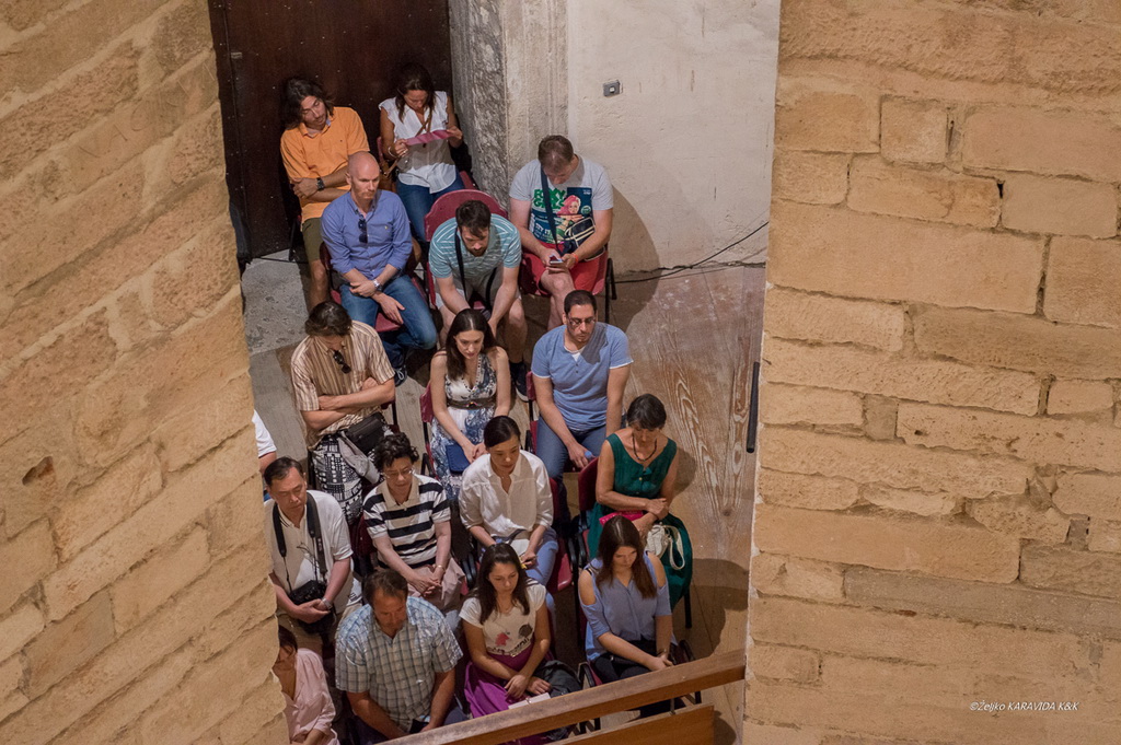 Roman i Milena Simović oduševili koncertom u crkvi Sv. Donata Roman i Milena Simović oduševili koncertom u crkvi Sv. Donata