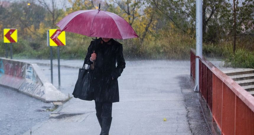 Obilna kiša, poplava, pljusak, kišobran Obilna kiša, poplava, pljusak, kišobran