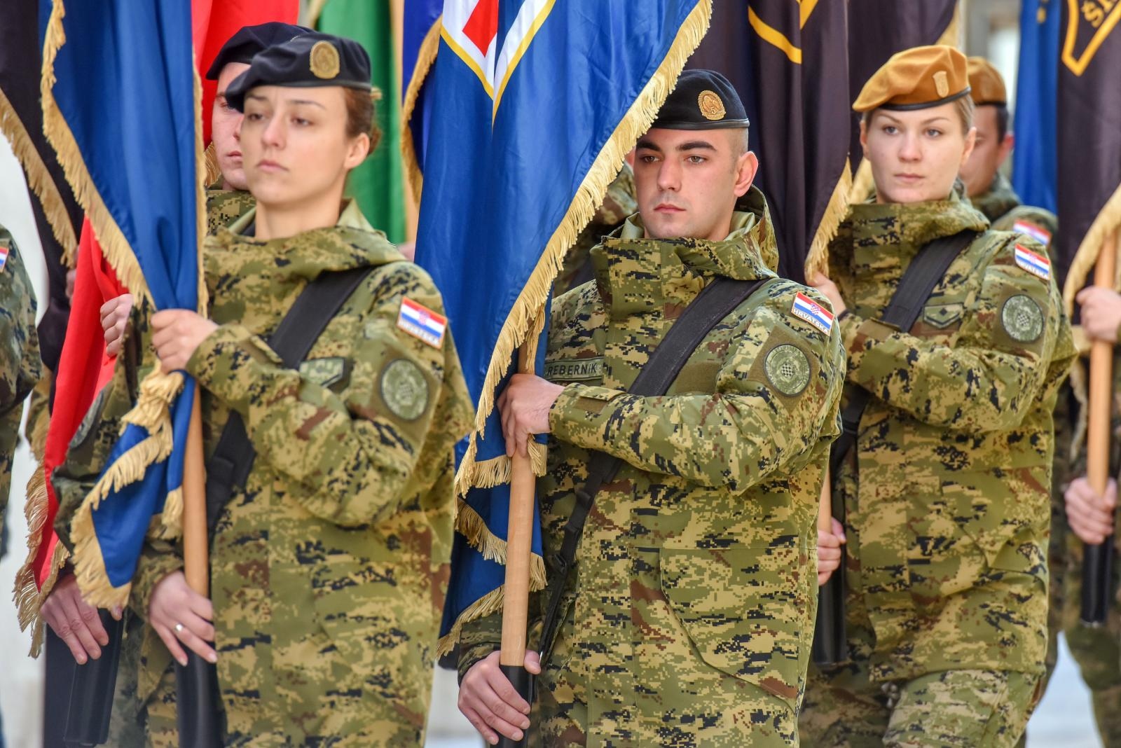 Mimohod ratnih postrojbi u Zadru