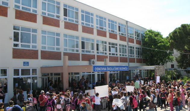 OŠ Šime Budinića, učenici, školsko dvorište