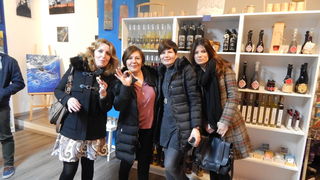 Slikarica Matea Bugarija u Bibinjama predstavila izložbu “Enigma” Slikarica Matea Bugarija u Bibinjama predstavila izložbu “Enigma”