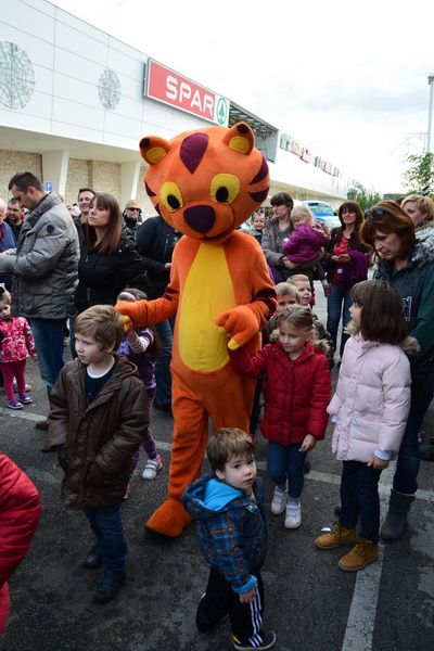 Supernova Zadar: Sveti Nikola i kamion Djeda mraza, Foto: Iva Perinčić Supernova Zadar: Sveti Nikola i kamion Djeda mraza, Foto: Iva Perinčić