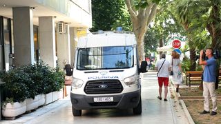 Privođenje muškarca osumnjičenog za bombaške napade na PU zadarsku Privođenje muškarca osumnjičenog za bombaške napade na PU zadarsku