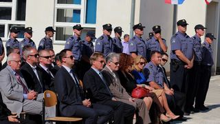 U prigodi Dana hrvatske policije i njihovog zaštitnika Sv.Mihovila danas je u PU Zadarskoj održana prigodna svečanost.U nastavku svečanosti, pokaznu vježbu samoobrane izveli su pripadnici interventne jedinice PU Zadarske te su podijeljena priznanja nagrađ U prigodi Dana hrvatske policije i njihovog zaštitnika Sv.Mihovila danas je u PU Zadarskoj održana prigodna svečanost.U nastavku svečanosti, pokaznu vježbu samoobrane izveli su pripadnici interventne jedinice PU Zadarske te su podijeljena priznanja nagrađ