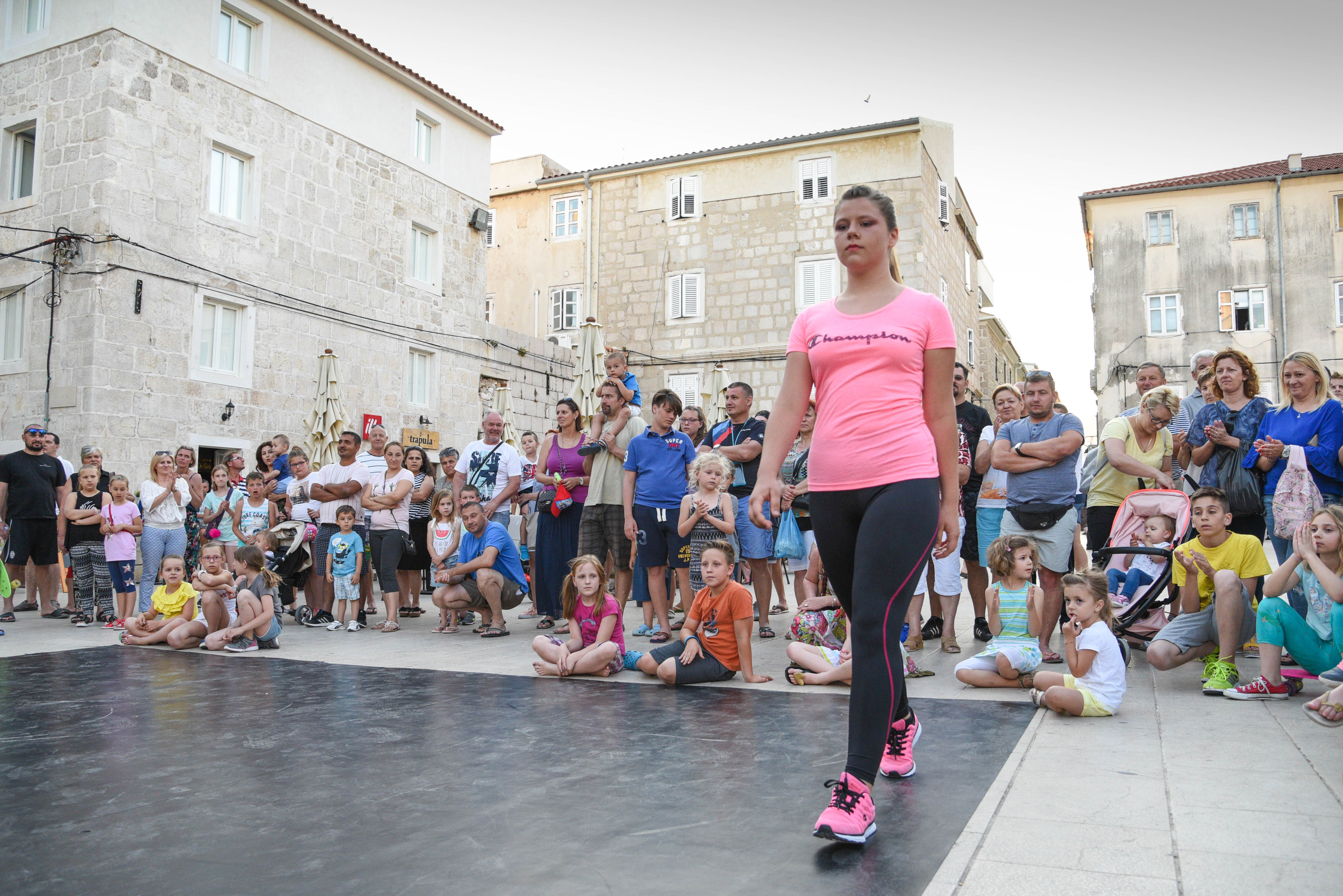 Pag, plesna udruga Kissa