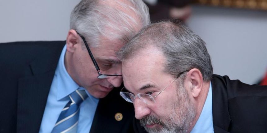 17.02.2014., Zagreb – U Saboru je odrzana sjednica Nacionalnog vijeca za pracenje provedbe Strategije suzbijanja korupcije. Dinko Cvitan, Mladen Bajic. Photo: Patrik Macek/PIXSELL 17.02.2014., Zagreb – U Saboru je odrzana sjednica Nacionalnog vijeca za pracenje provedbe Strategije suzbijanja korupcije. Dinko Cvitan, Mladen Bajic. Photo: Patrik Macek/PIXSELL