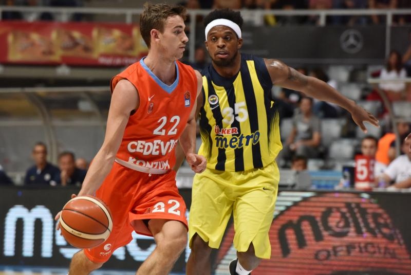 ZDBT 2016: KK Cedevita – Fenerbahce 77-88. Photo: Hrvoje Jelavić/PIXSELL ZDBT 2016: KK Cedevita – Fenerbahce 77-88. Photo: Hrvoje Jelavić/PIXSELL