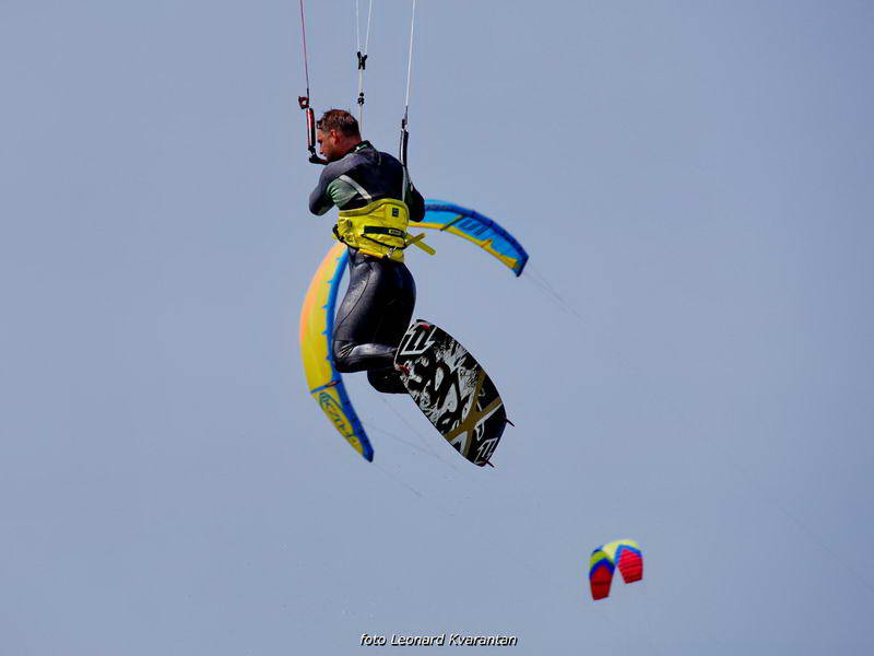 Kite surferi guštaju u Ninu