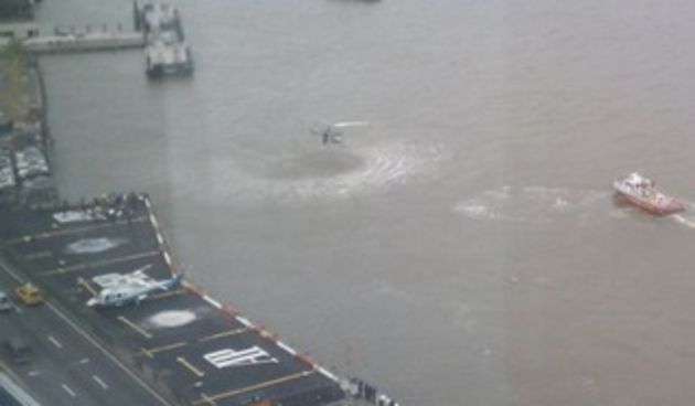 U East River pao helikopter, foto-yFrog/murphym45)