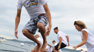 Danas se na zadarskoj rivi cetvrtu godinu za redom odrzava manifestacija Milenijum Jump. Foto : Andrija Lucic / CROPIX