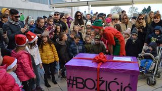 Djed Božićnjak iz Laponije stigao na Forum- poštom!