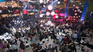 Ludnica u Saturnusu: Najbolji doček u svemiru i šire Ludnica u Saturnusu: Najbolji doček u svemiru i šire