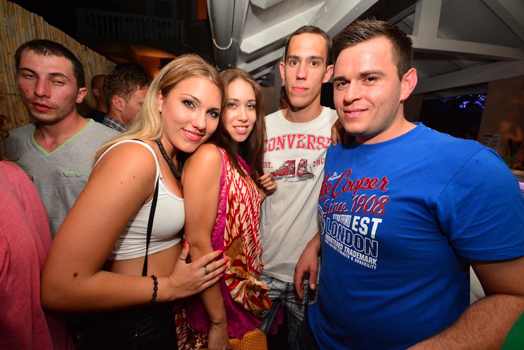 Subotnja zabava u Noštromo i Vagabundo barovima na Viru ; foto Iva Perinčić