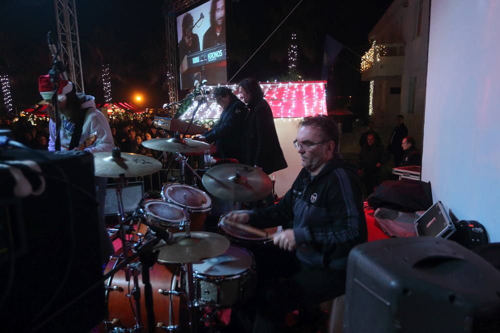 Advent na Viru: Crvena jabuka oduševila u “sniježnom” Viru Advent na Viru: Crvena jabuka oduševila u “sniježnom” Viru