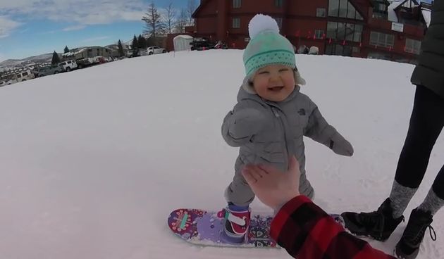 Sloan Henderson, curica koja je s 14 mjeseci savladala snowboad, Foto: Youtube screenshot