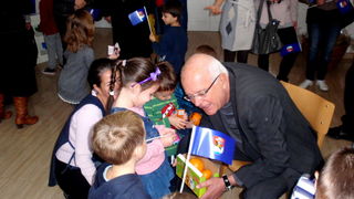 Dječji vrtić Ciciban uputio Sunčevu čestitku svome gradu Dječji vrtić Ciciban uputio Sunčevu čestitku svome gradu