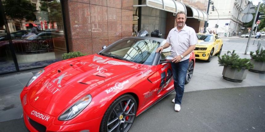 Najavljena karavana luksuznih automobila Pink Wing. Photo: Petar Glebov/PIXSELL